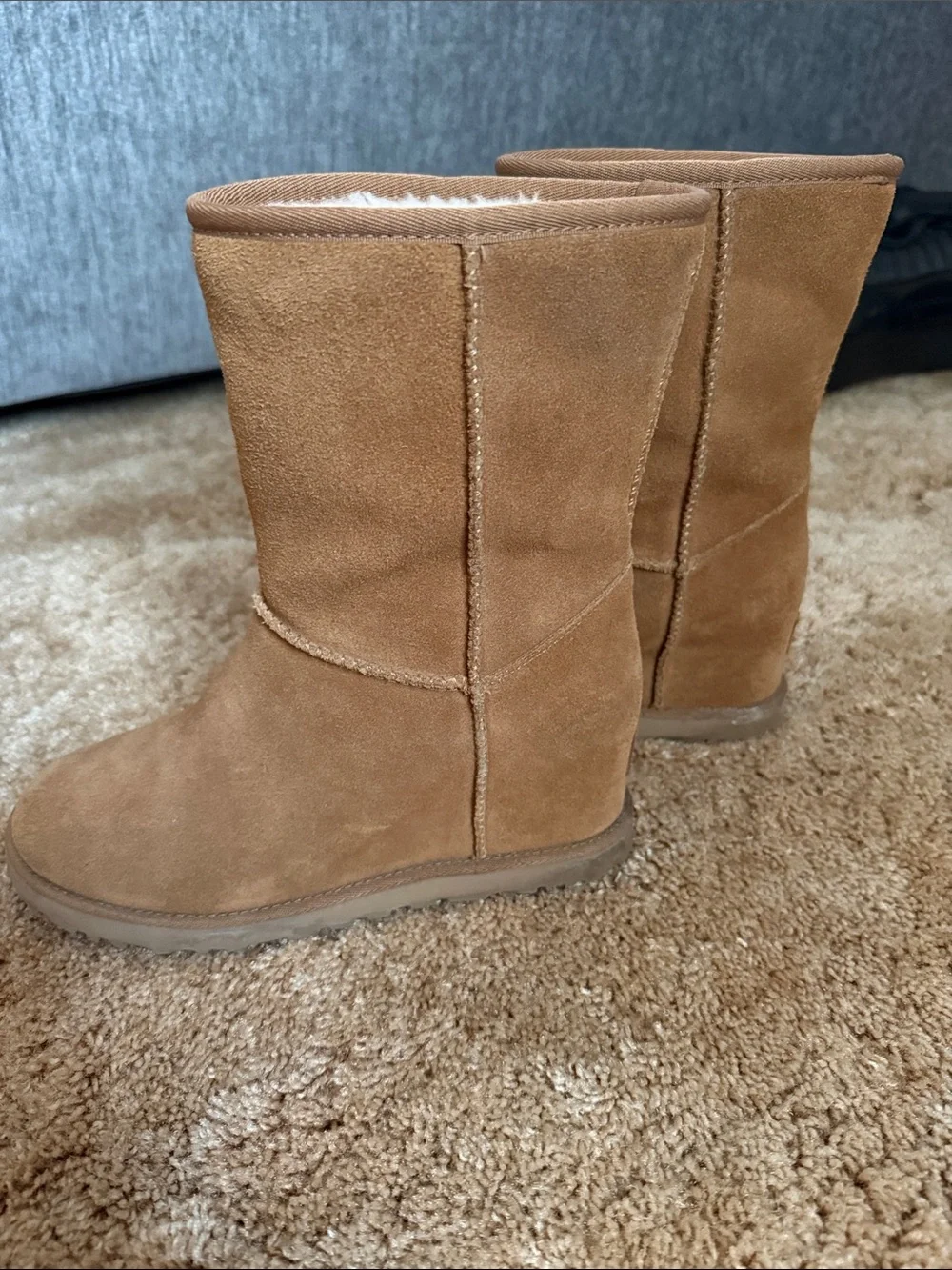 Women’s Ugg Wedge/heeled Classic Tan Suede Shearling-Lined Winter Boots